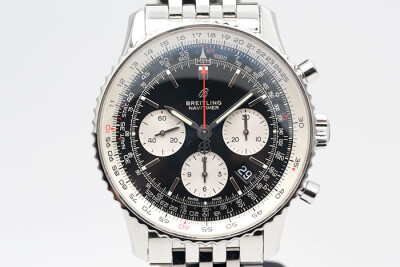 Breitling 百年靈 NAVITIMER AB0121211B1A1 飛行員錶款 黑色熊盤透視底蓋金屬鍊帶 盒單齊全品像良好 43mm