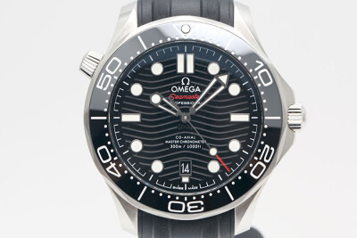 Omega 歐米茄 Seamaster 海馬300系列 21032422001001 黑色陶瓷面盤外圈 2020.05台灣保單品像良好 42mm