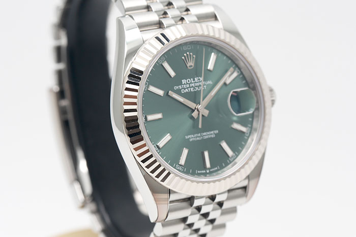 7X1B8900