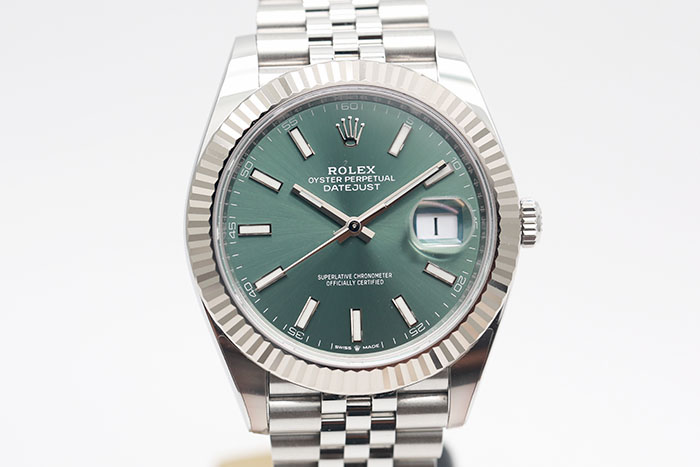 7X1B8903