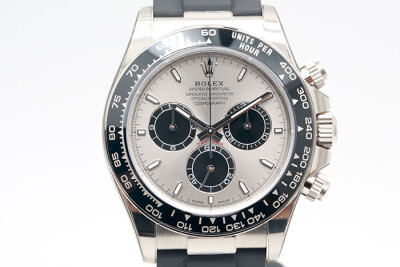 Rolex 勞力士 Daytona 126519LN 18K白金黑色陶瓷外圈 銀色熊貓面盤計時累計功能 2025品像如新 40mm